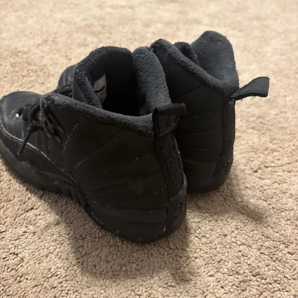 Jordan 12 Retro Black High Top Unisex Kids Sneakers Size 5Y Synthetic